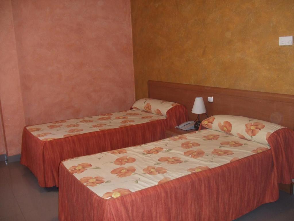 Hotel Vadorrey Roa ภายนอก รูปภาพ